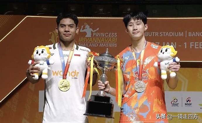泰国羽毛球大师赛男单决赛是一场青春对决，​18岁的印尼小将乌拜迪拉对阵21岁的泰