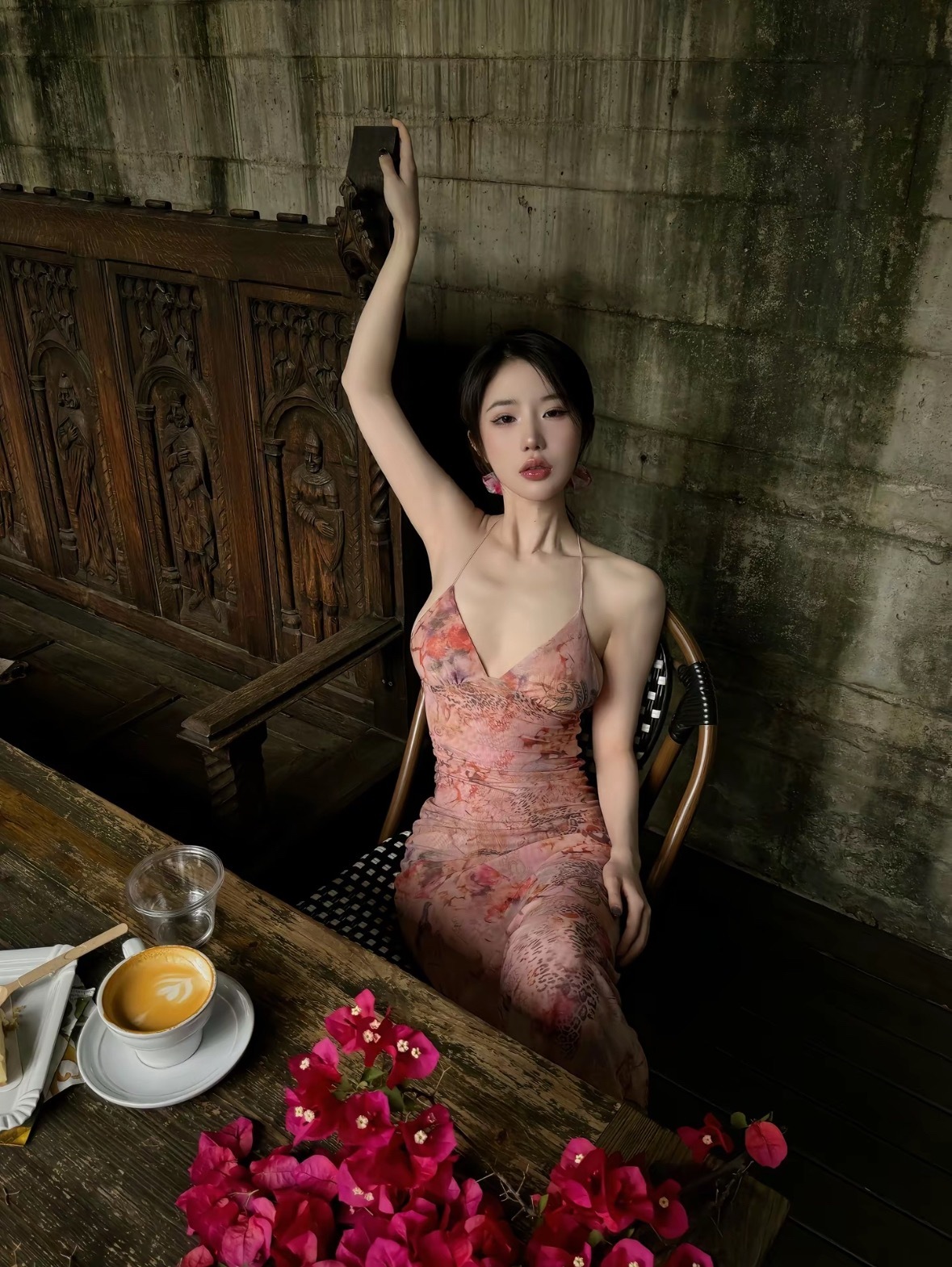 午休吧，没有比我们更轻松的了，早上就把钱赚了，下午尾盘再买回来。赚钱了，晚上找个