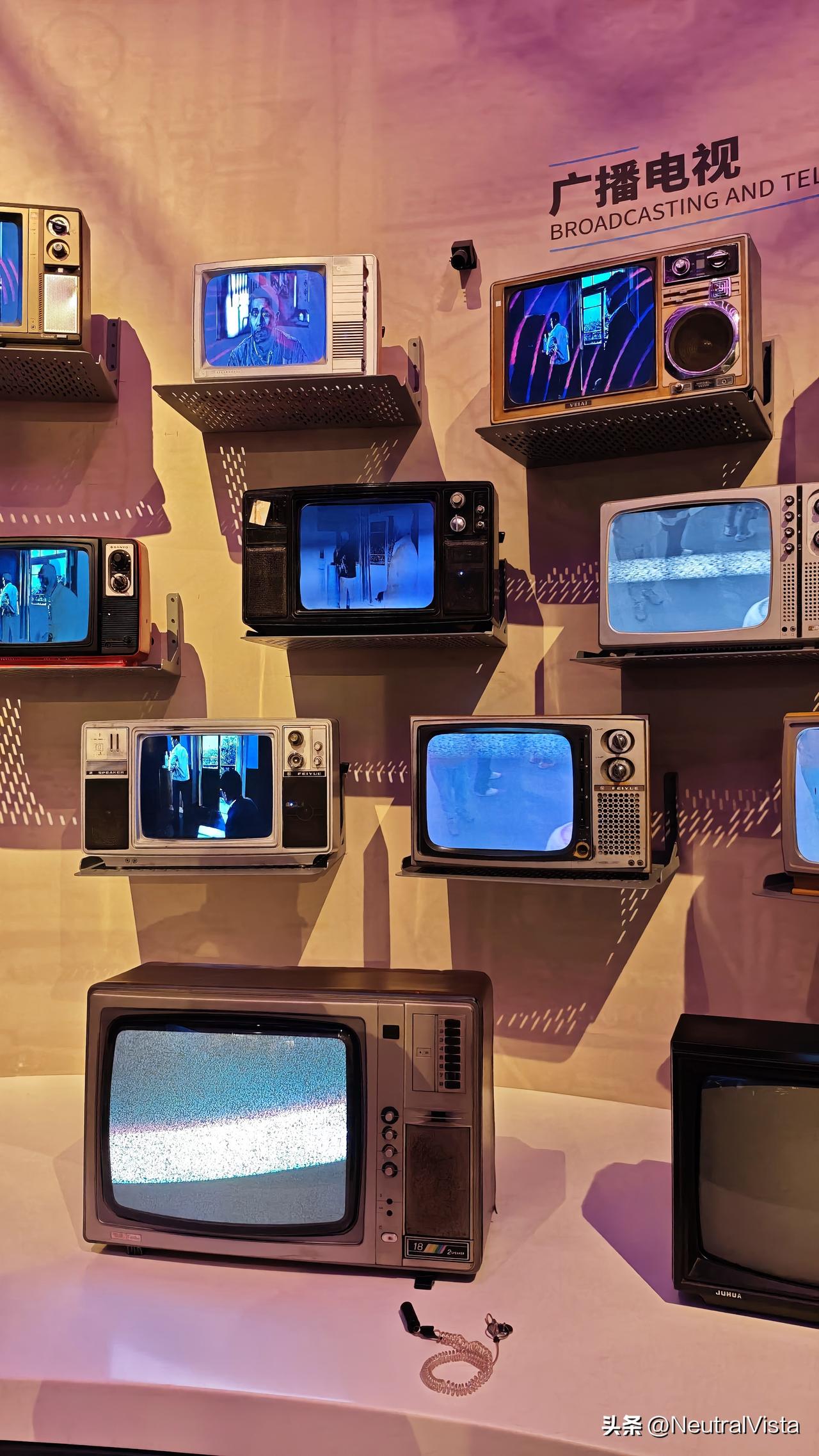 美国能杀光伊朗高层！但这样只会让伊朗人更团结反抗更激烈。内部亲美派也不🉐不支持