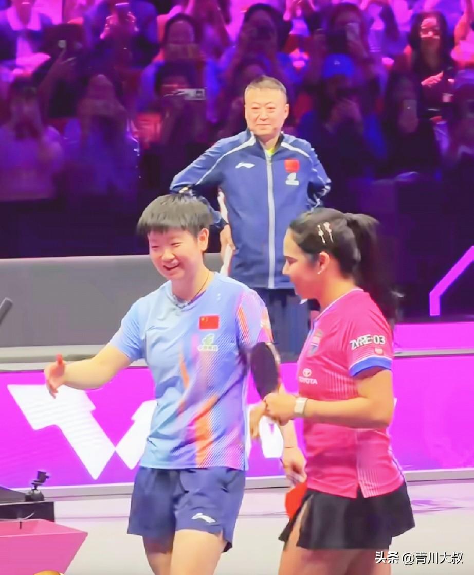 笑死我了！马琳看着孙颖莎和迪亚兹，露出了姨母般的微笑！

主要是孙颖莎变脸太快了