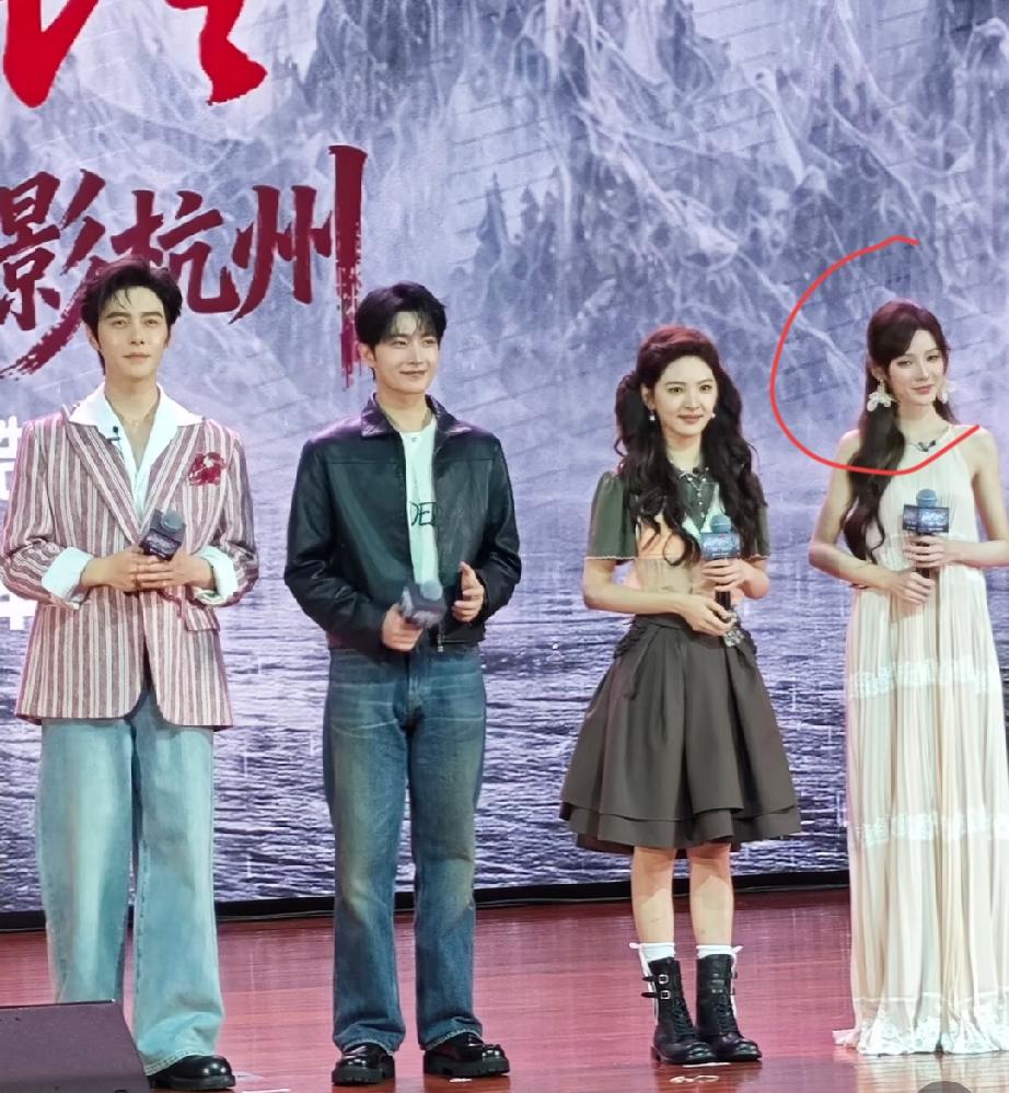 这谁啊？气质这么清冷！我感觉比刘亦菲还漂亮好看。