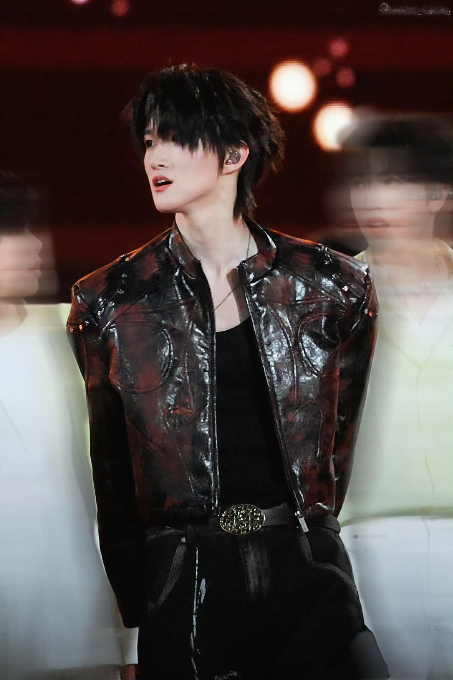 黄朔直播能不能直播一整天下跪请求黄朔24小时直播 