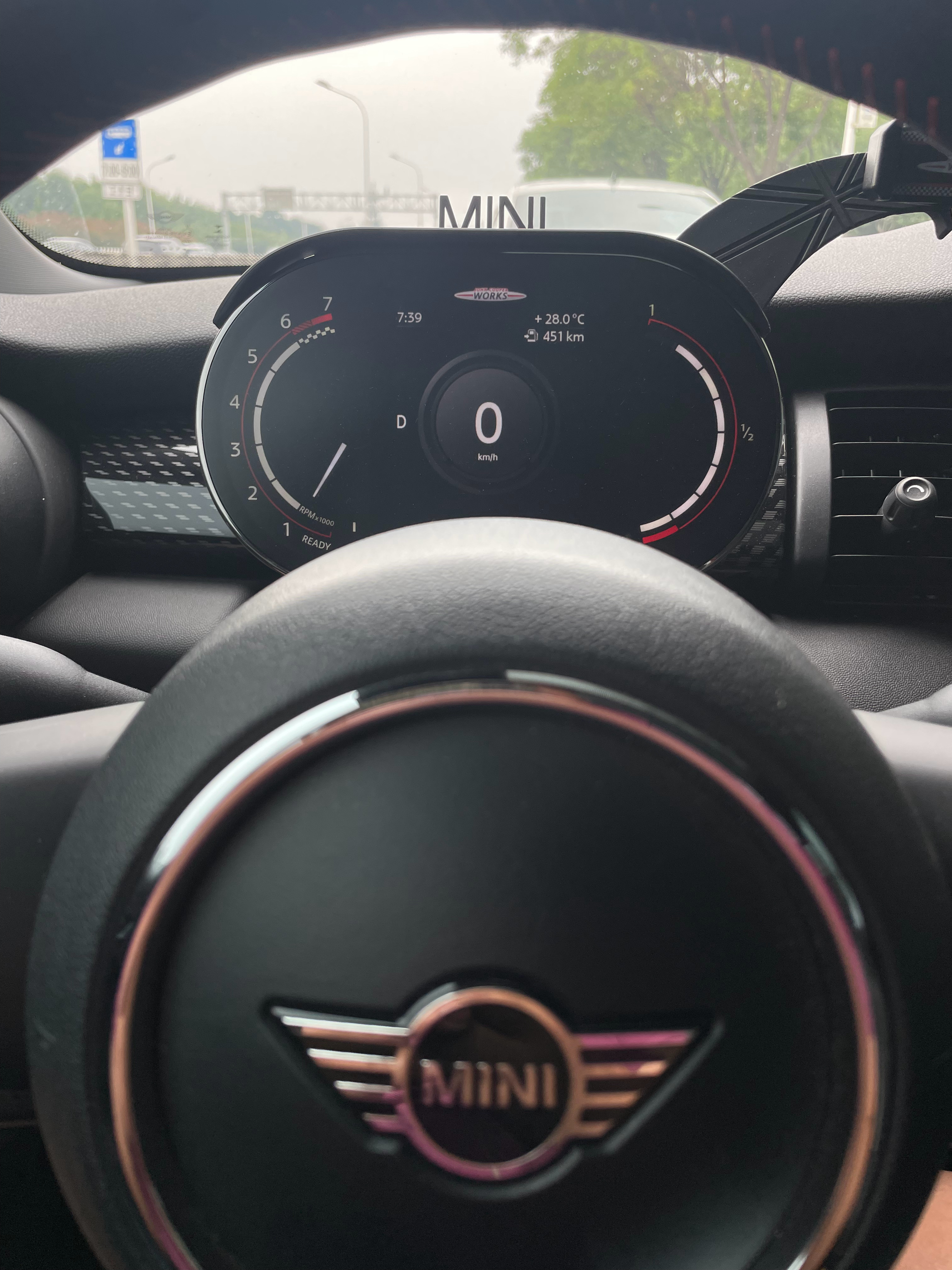 早…… 又是忙碌的一天 ​​​
