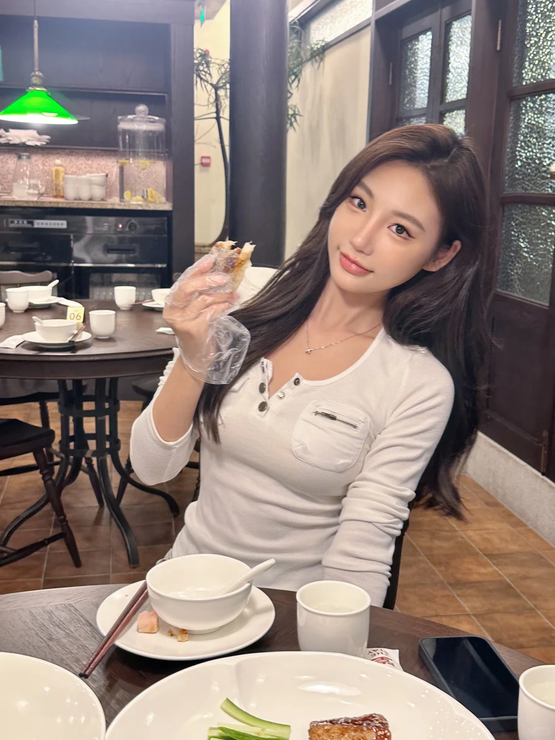 漂亮姐姐请吃饭啦
