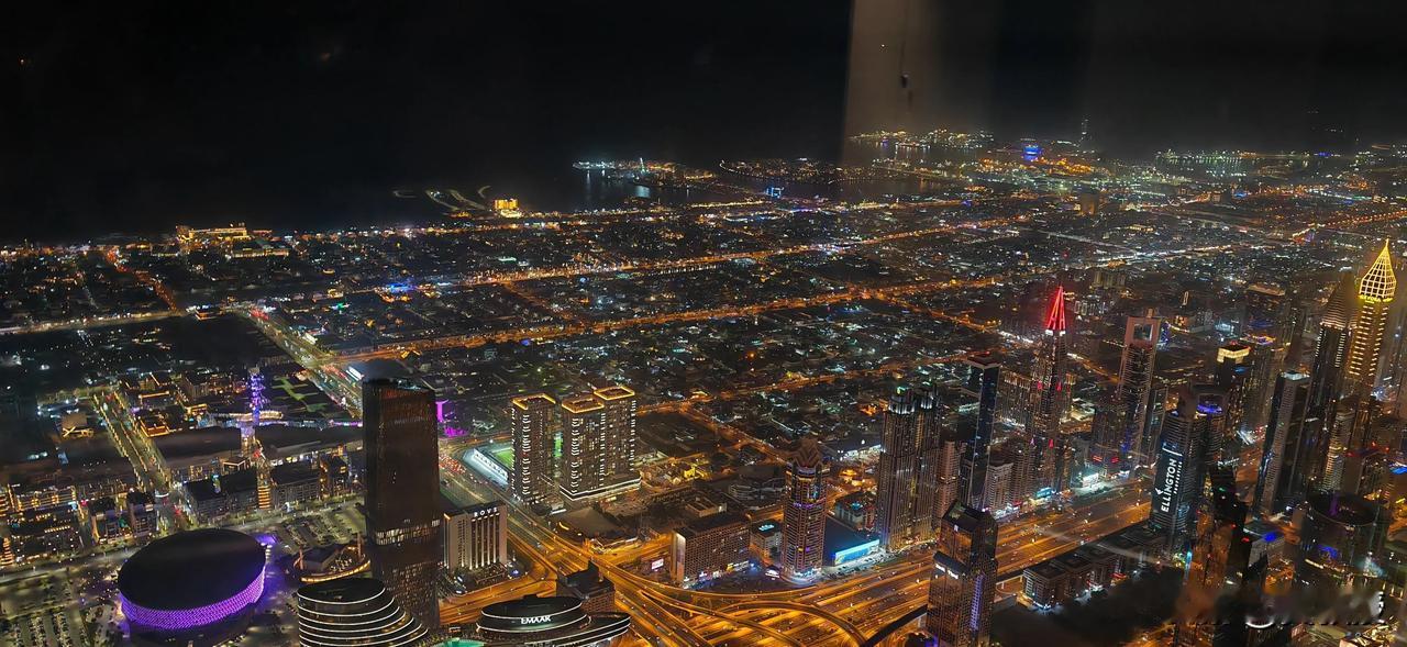 全世界城市🏙中
最高的夜景🌃
548米
猜猜是哪里[震惊]