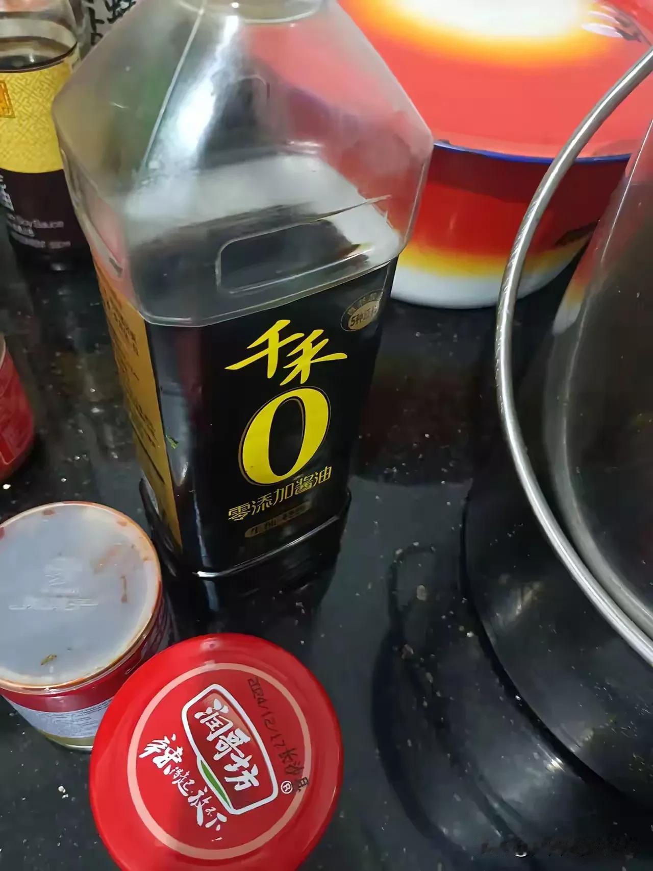 不知道你有没有一种被千禾酱油寓弄的感觉！一直以为千禾酱油是零添加，商标上也注明是