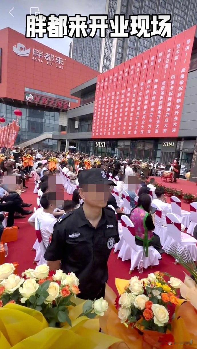 浙江嘉兴胖都来商场这下彻底凉凉了

五一期间刚开业，搞完一波促销后，就没有什么人