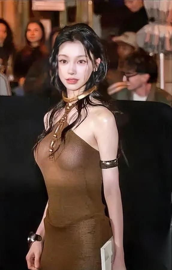 易梦玲的“反躺平”，比颜值更戳人！

明明靠脸就能吃红利，她偏要去啃“硬骨头”—