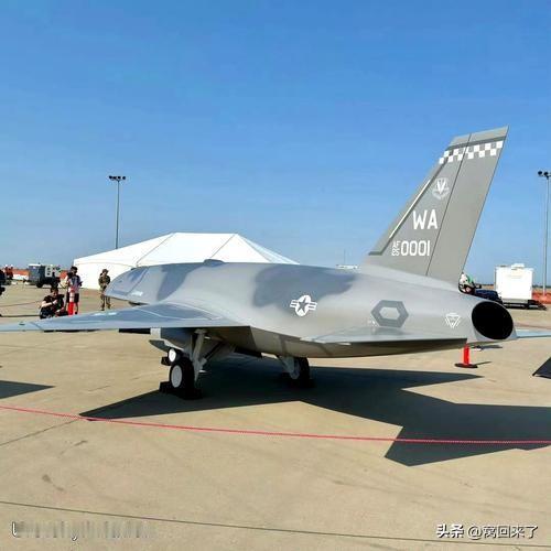 YFQ-44A与YFQ-42A 差异化能力对比
 
✅ 气动布局差异
 
- Y