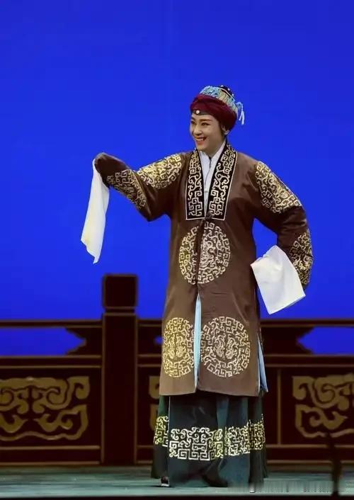 京剧国家队，输给了流量团？

国家一级京剧演员侯宇，刚在《乘风2026》迎来38