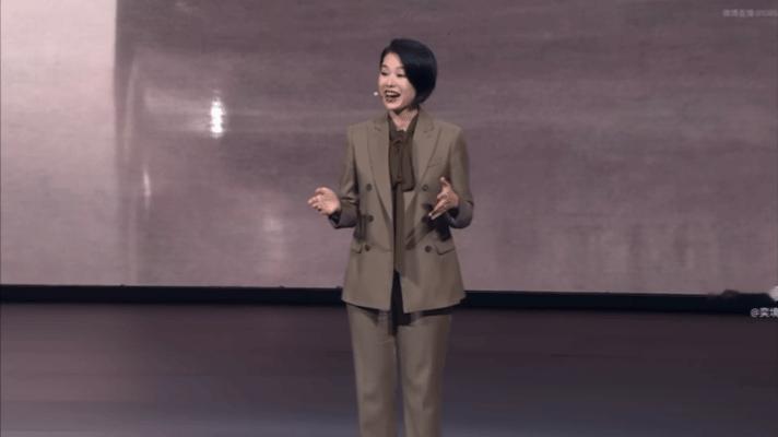胡杏儿为一家五口选奕境X9 最好的家庭出行伙伴，是默默守护全家旅途。胡杏儿以妈妈