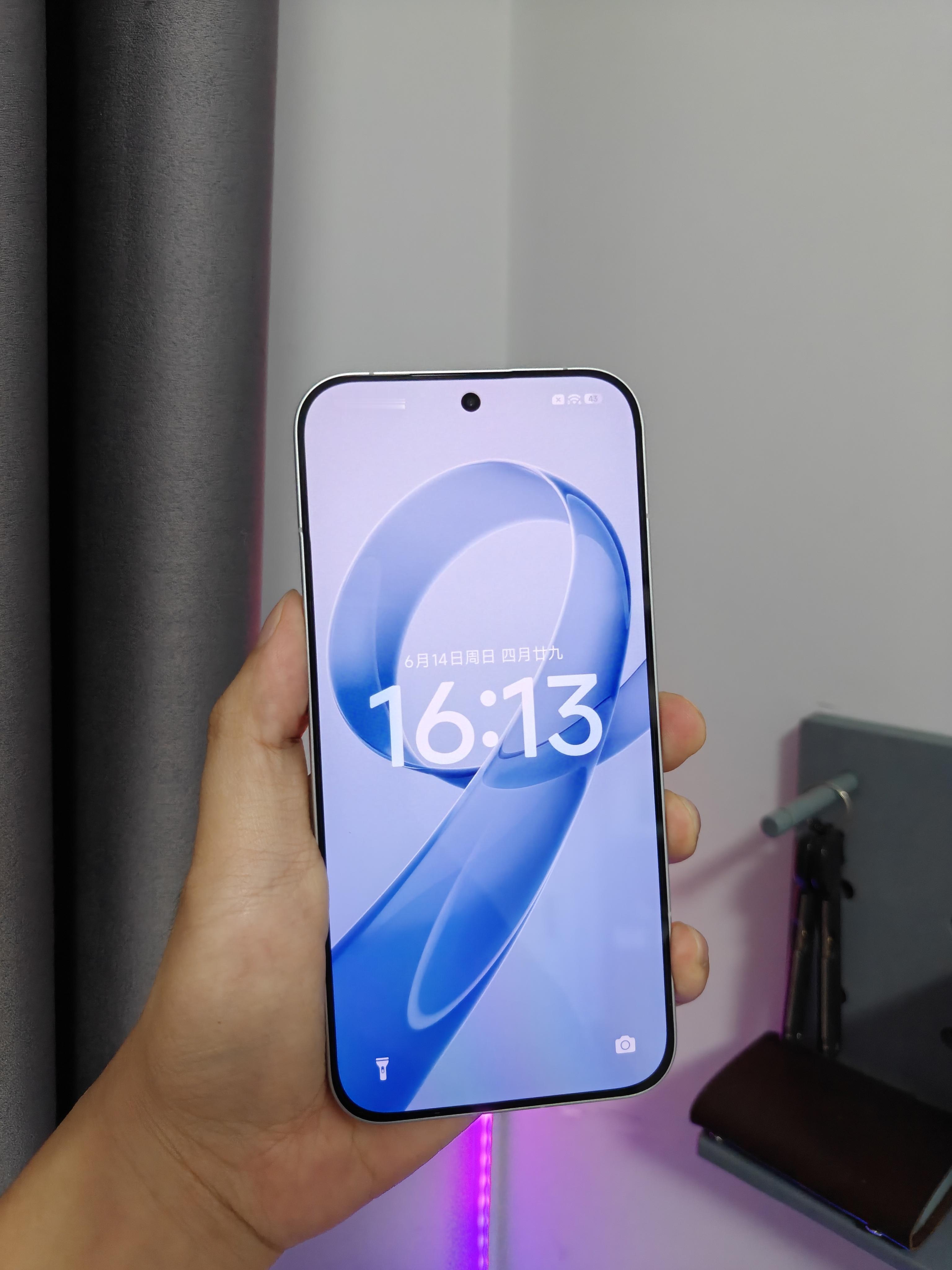 等了十多天，2300多买的红米 K90 Pro Max 终于到了，太香了 