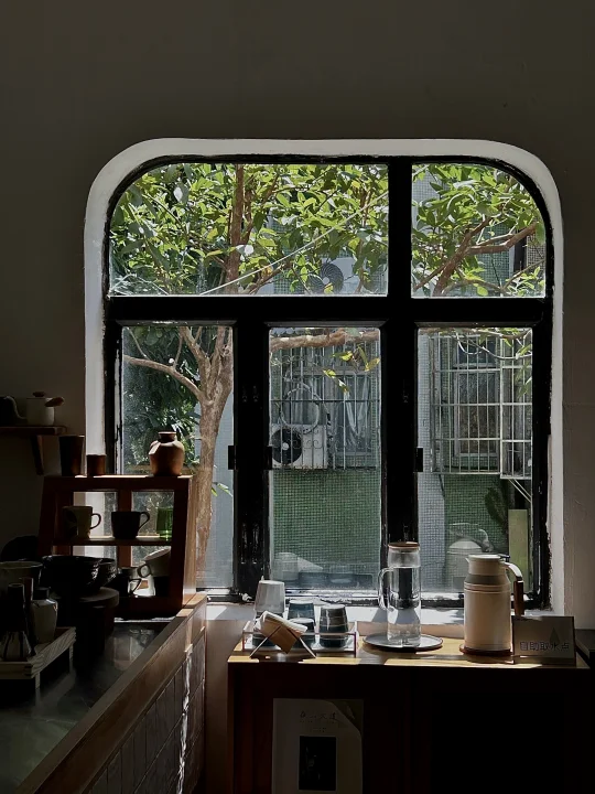 午後陽光正好會為這扇窗來789次