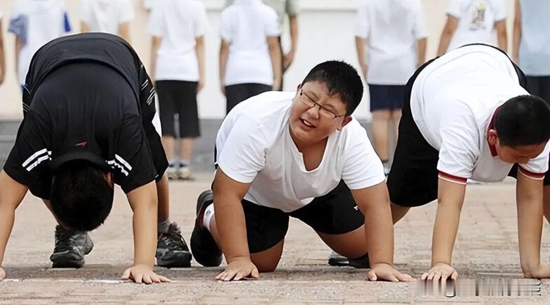 谁能想到，中小学成为了最不遵守规则的地方

近期，国家教育部严查中小学“阴阳课表