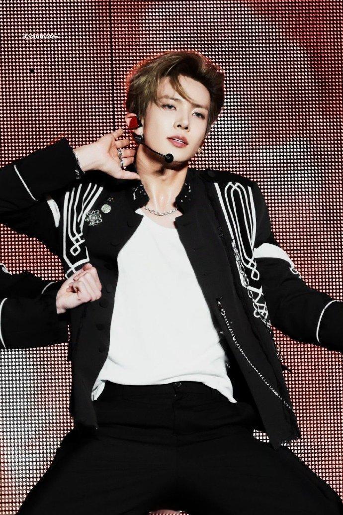 李羲承和黄子弘凡cha 李羲承和黄子弘凡的cha舞视频我反复刷了好几遍！李羲承舞