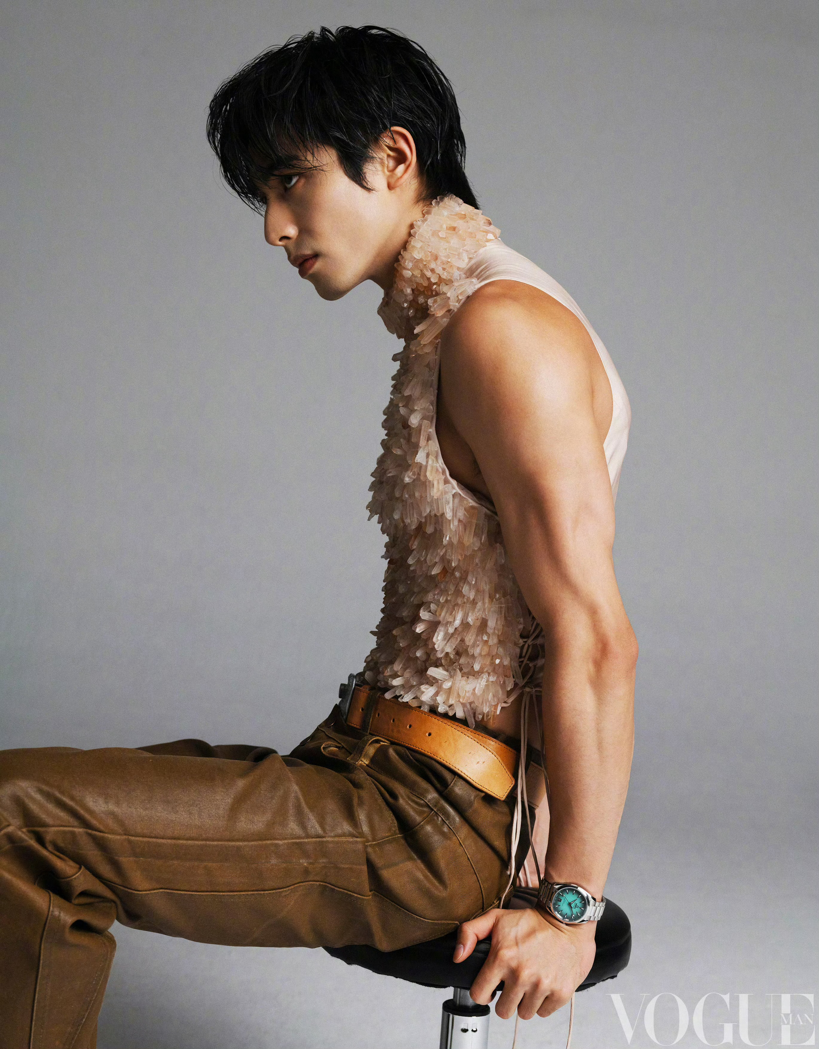 宋威龙 × VOGUE MAN March 2026📷：钟灵 VOGUEMAN