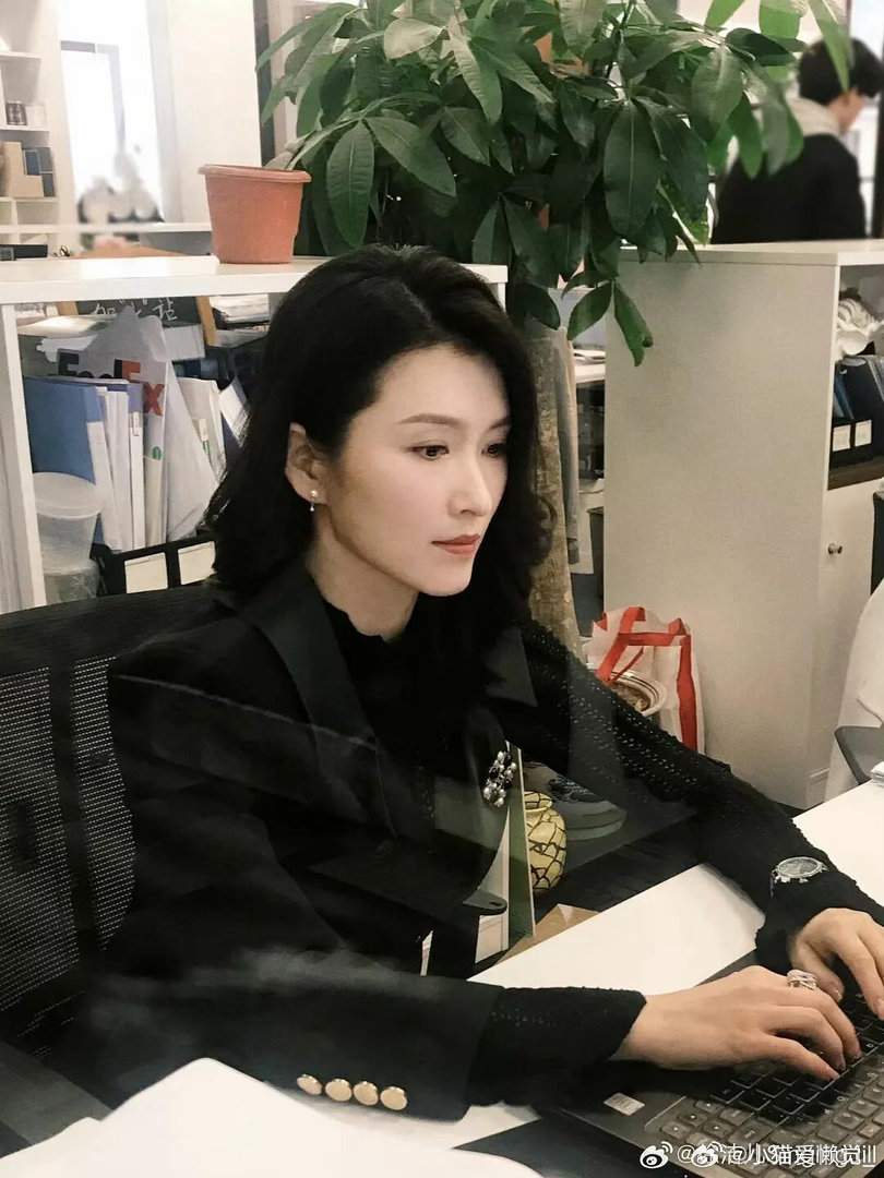 徐洁儿徐洁儿千字长文告别浪姐姐姐的千字告别文看得人满心柔软，三个月里你一次次带来