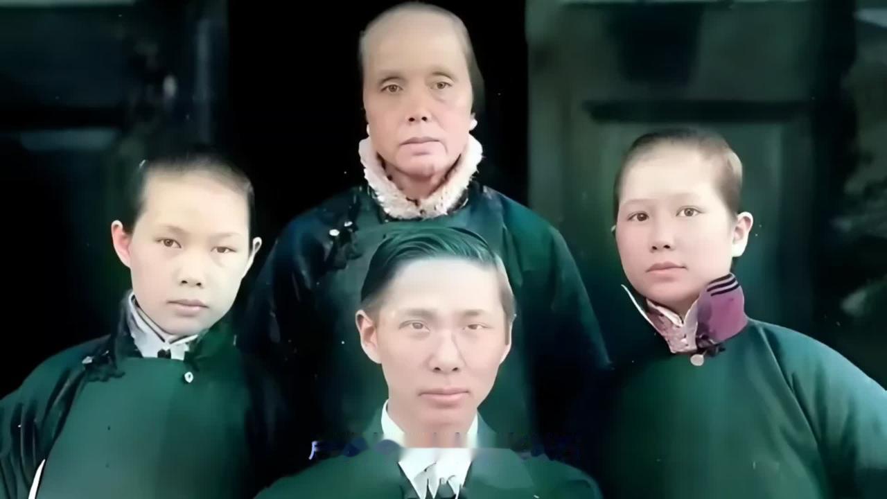 1910年，孙中山夫人与三个孩子合影，她容貌憔悴，一生命运坎坷