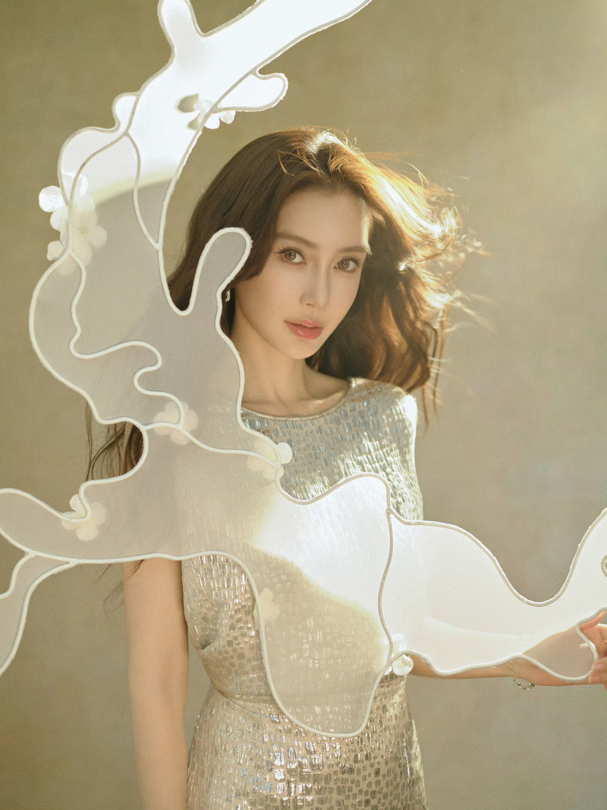 angelababy angelababy我这么乖不亲亲吗ರ_ರ