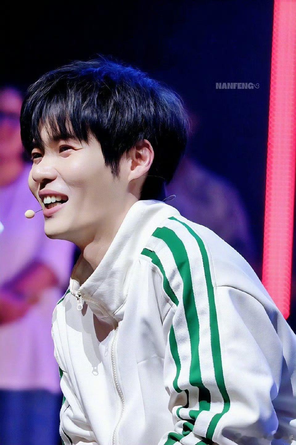 左凌峰升番了这份升番荣誉是过往努力的勋章，更是突破自我的见证，用心塑每一角，脚踏