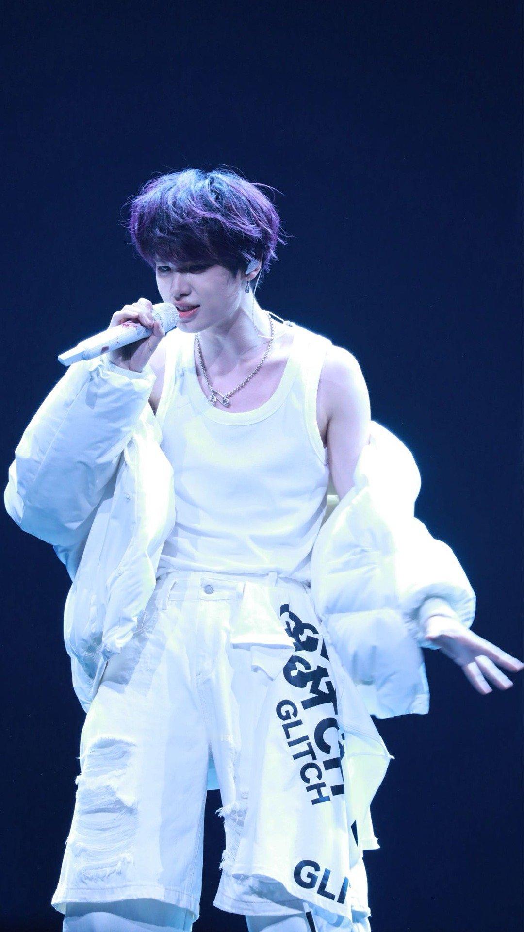 你是黄明昊那他们是谁 黄明昊的演唱会，是创意与诚意的双重盛宴。当玩偶都能跳《Tr