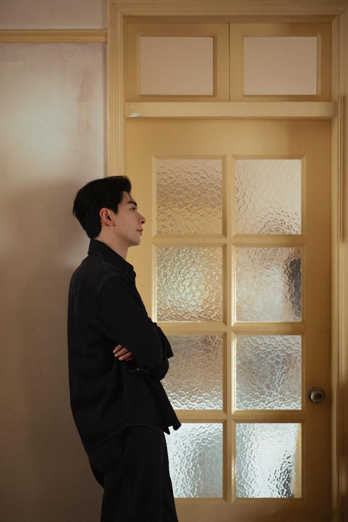 陈星旭试图捂死玩偶看得出来陈星旭已经大破防并且试图捂死玩偶了咱们就是说小狐狸完全