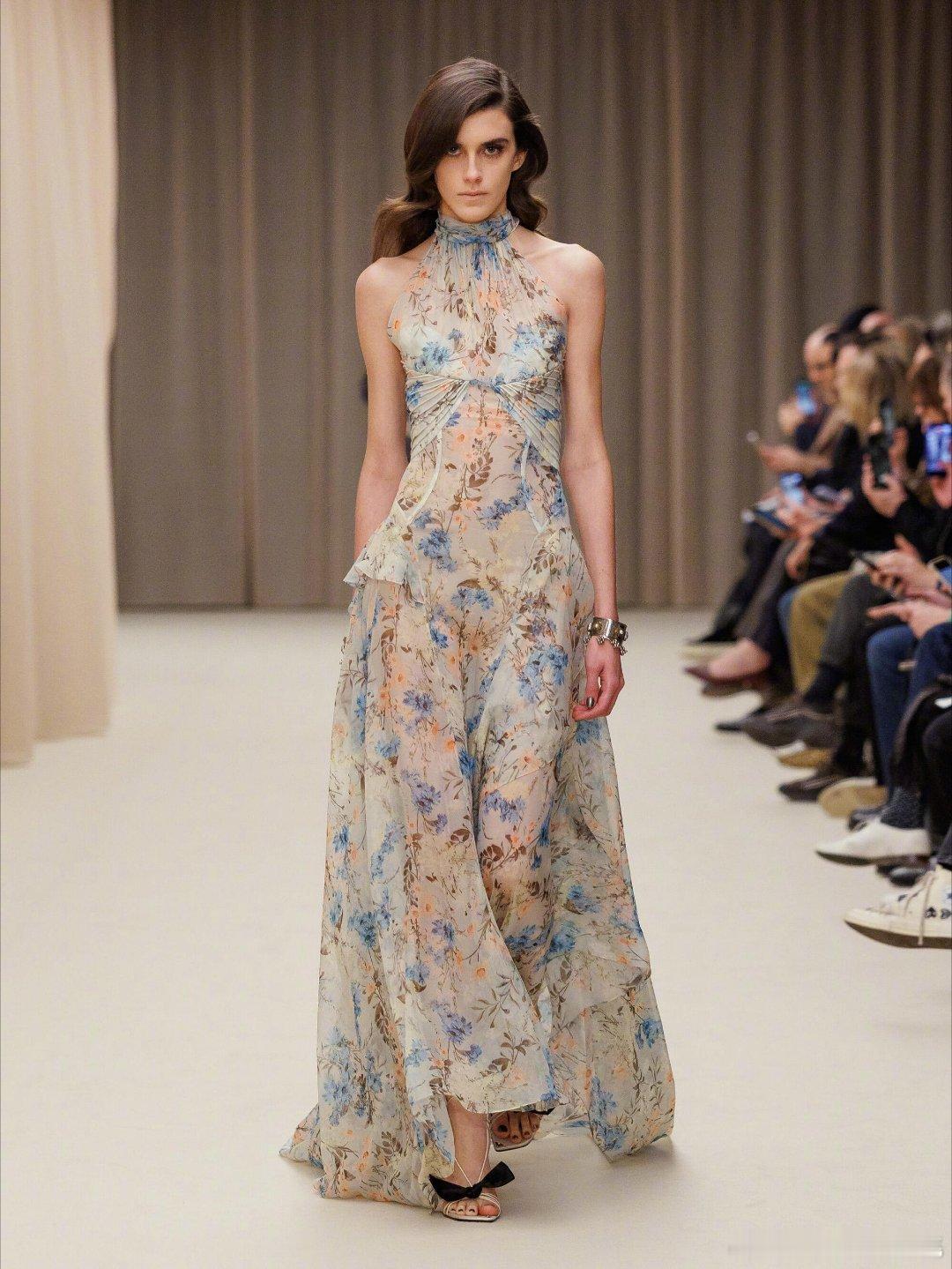 Alexander McQueen 2026秋冬系列🪻时尚灵感解读