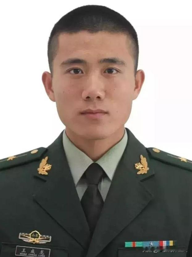 “国家培养了他5年！”2018年，武警济南支队入职了一个月的大学生，还立下了一等