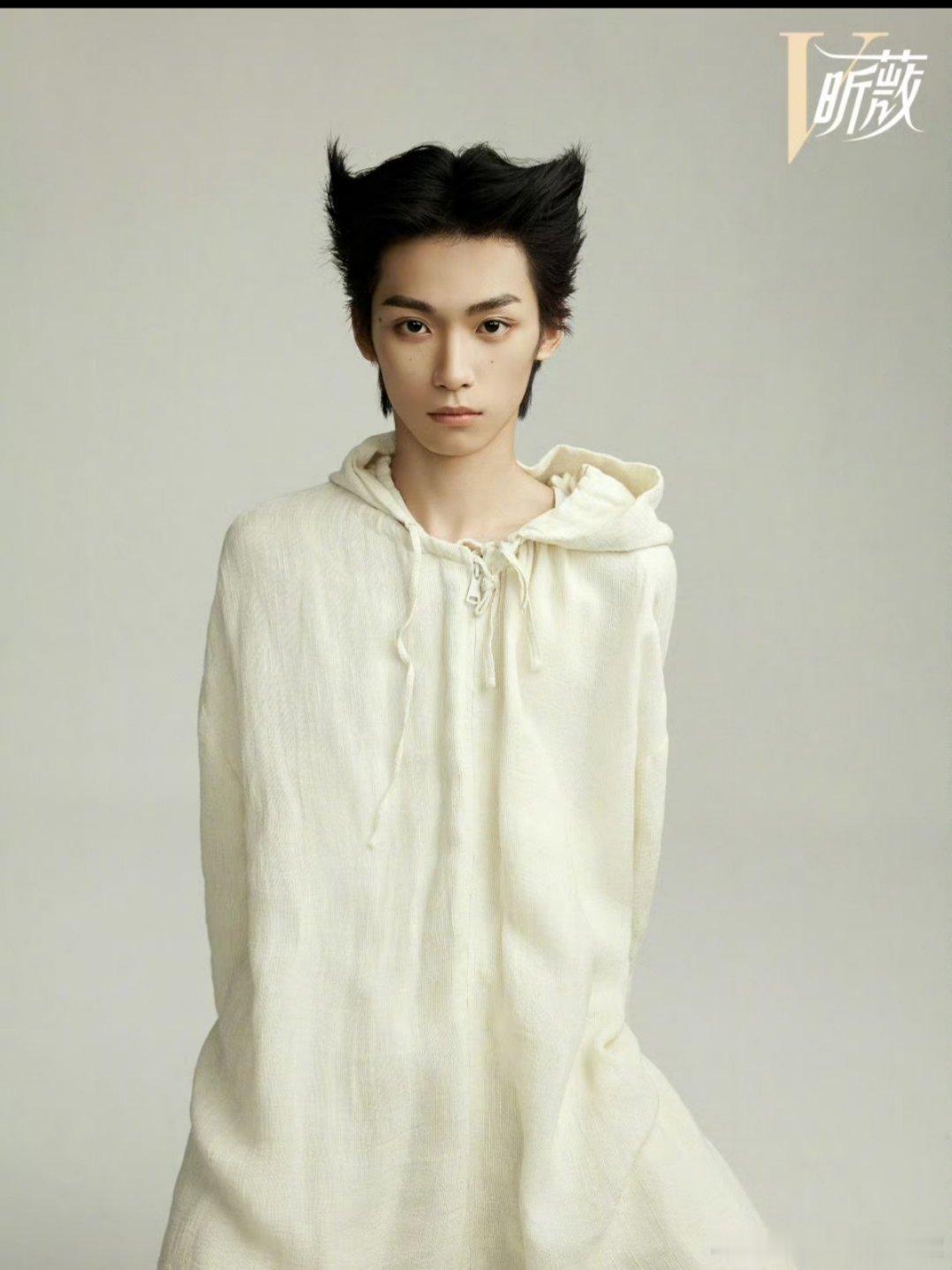 梓渝 时装男士梓渝[超话]其实抛去滤镜，明星也都是普通人 ​​​