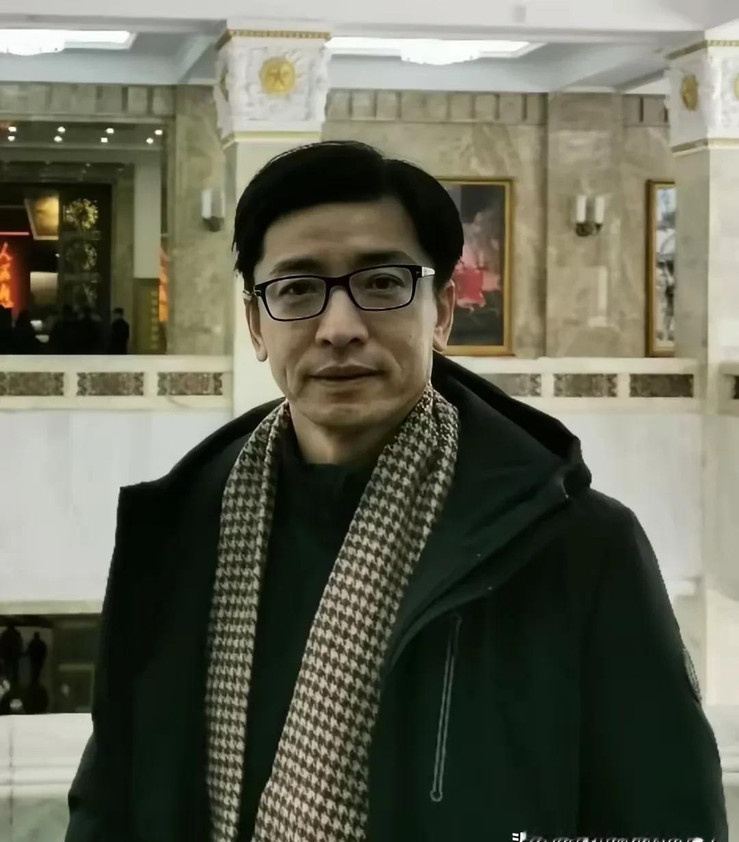 **王鑫投案，这桩“中戏顶流”的自首，让多少人沉默了？
**
知名演员、中戏系主