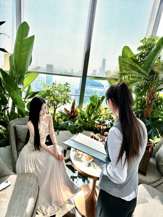 云端邂逅奢华午后｜四季酒店41楼高空下午茶