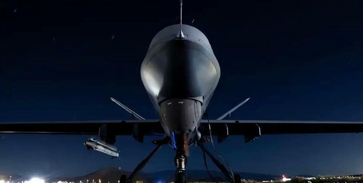 有个预感：美国即将对委内瑞拉，展开特别军事行动。因为美股这几天大跌，川普根本没动