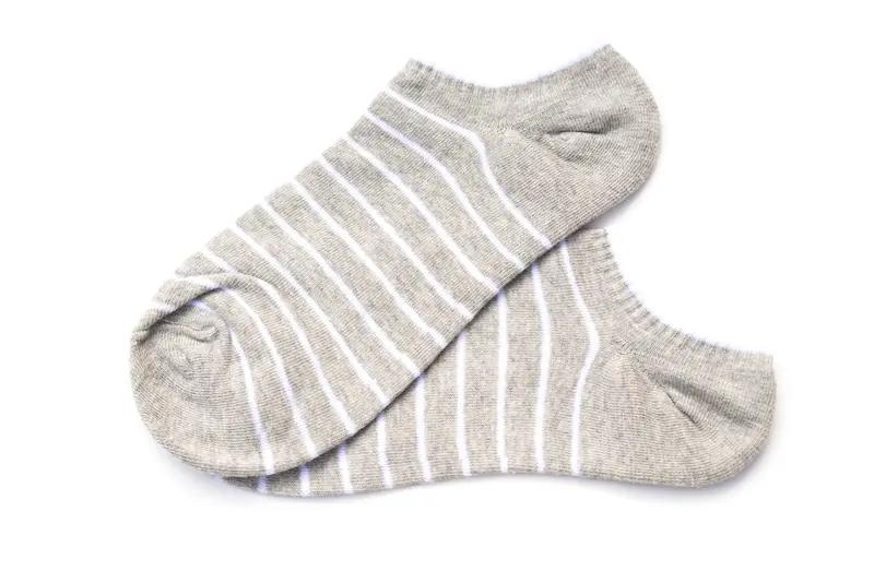 洗完袜子硬得像盔甲？别再用肥皂搓了！这3个坑，90%的人都踩过！
 家人们，有没