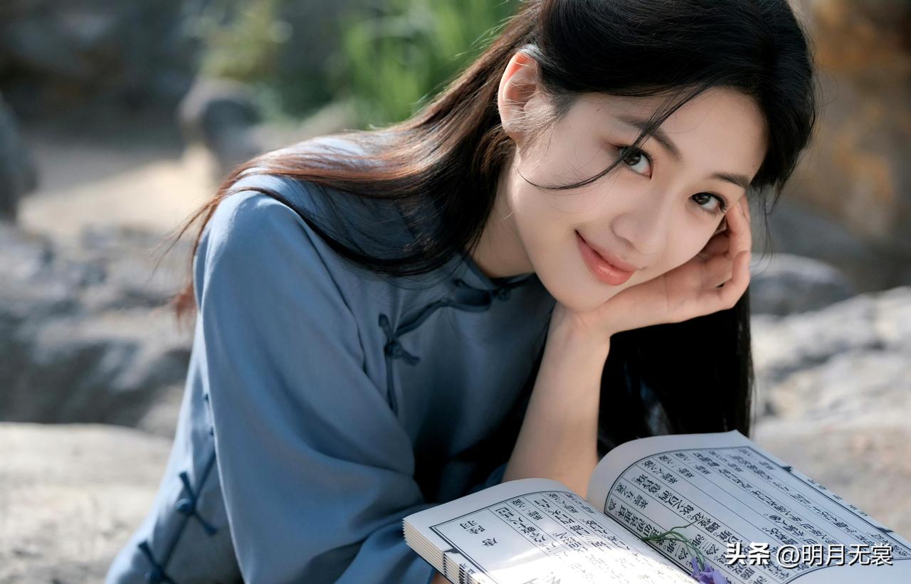 静谧午后，书香浸染，岁月静好。纯天然美女系列