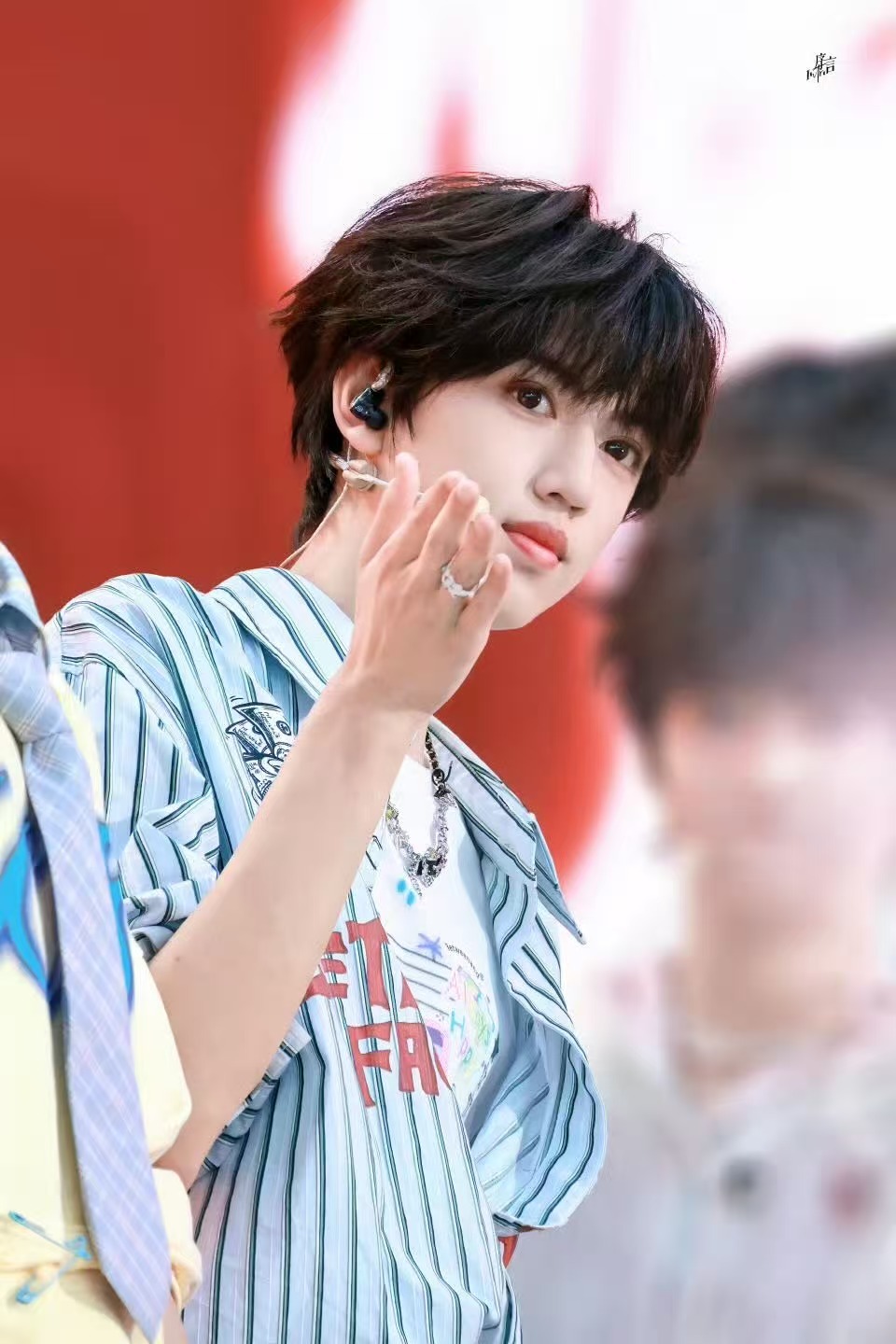 张桂源大眼萌神 这个张桂源怎么如此之萌www 快来欣赏这个小男孩舞台表现吧～ 