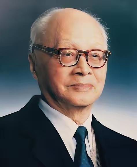 1960年，苏联违约，召回了在华科学家。临走时，一苏联专家悄悄告诫核研所：“你们