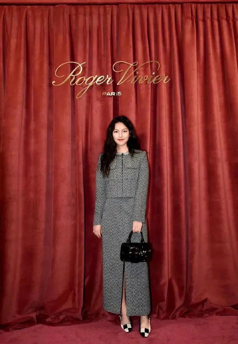 王诗龄真是从小被富养长大的，名副其实的小公主，简直就是小说照进现实！穿金戴银名牌