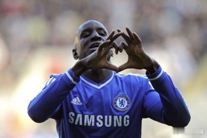 【英超-锋霸连场献绝杀切尔西客胜落后榜首2分】4月14日，英格兰足球超级联赛第3