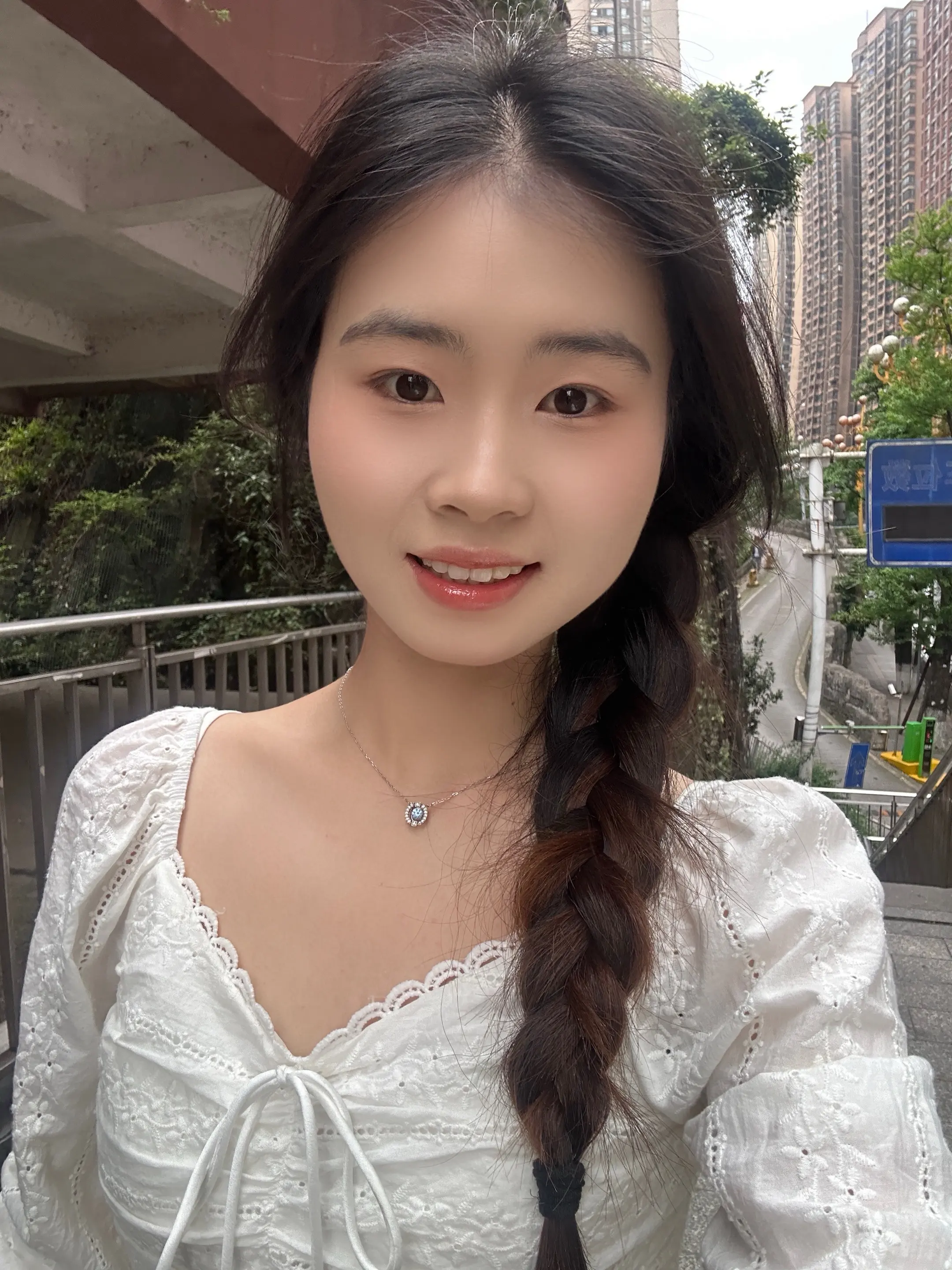 “找男朋友别找有钱的，找了最后也不属于你，二十几岁的男生多数没有钱，自...