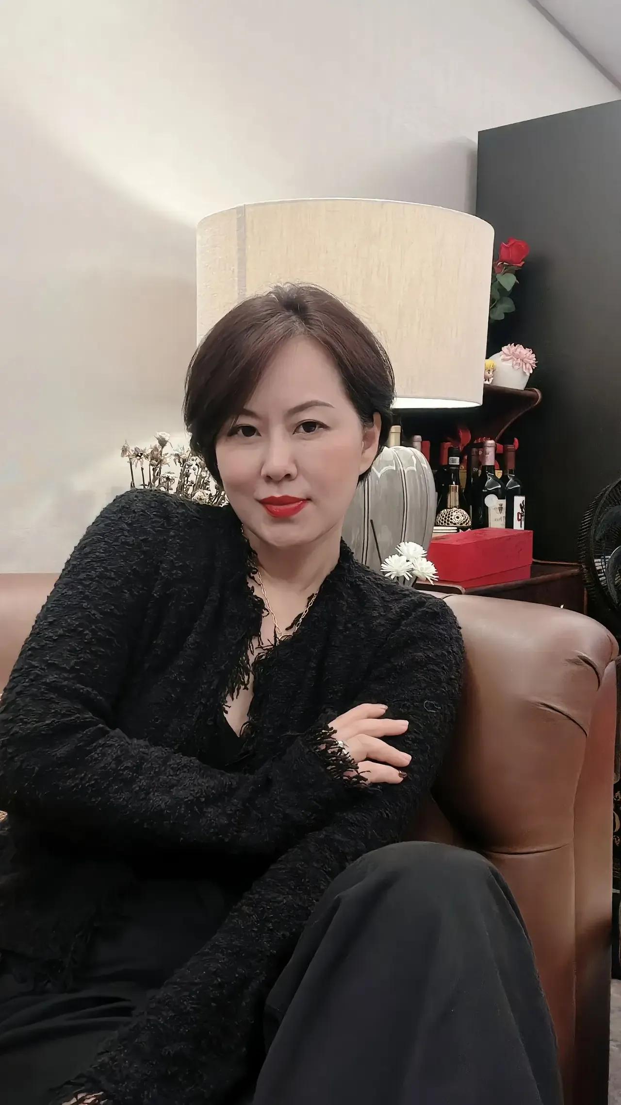 树叶不是一天黄的
人心不是一天凉的