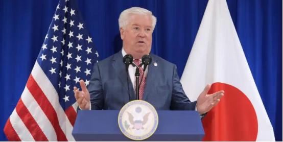 高市早苗的胜选演讲刚落下话音，美国驻日大使乔治·格拉斯就火急火燎在社交平台发文庆