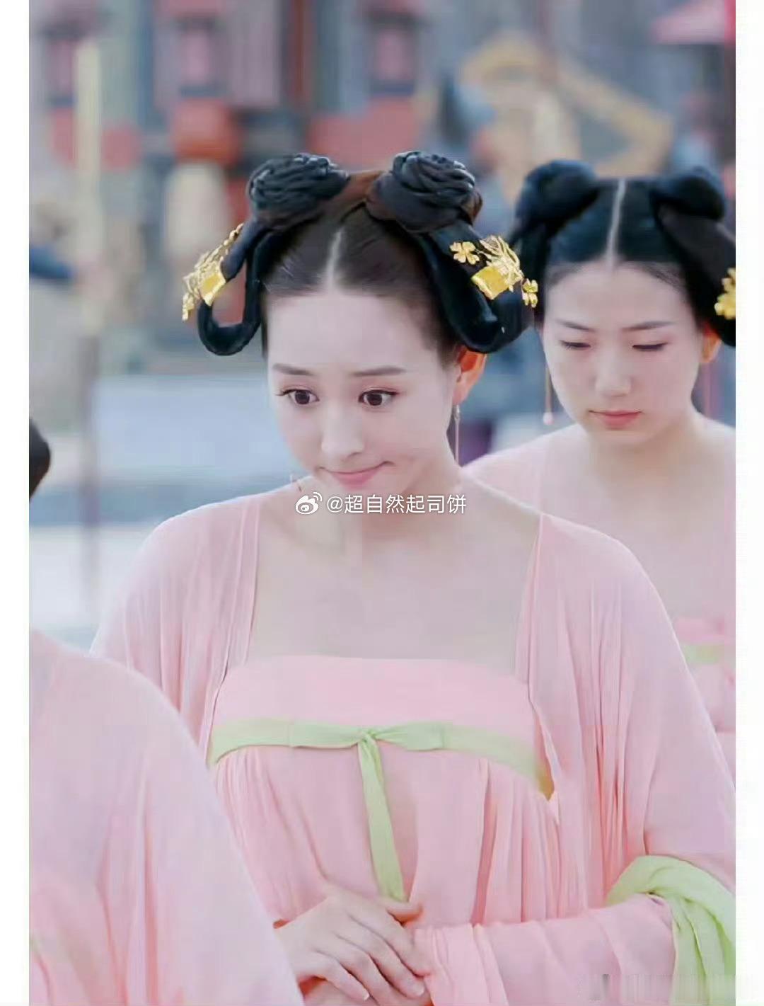 抹胸居然是后期为了播出才剪辑的，唐朝真的这么开放吗 