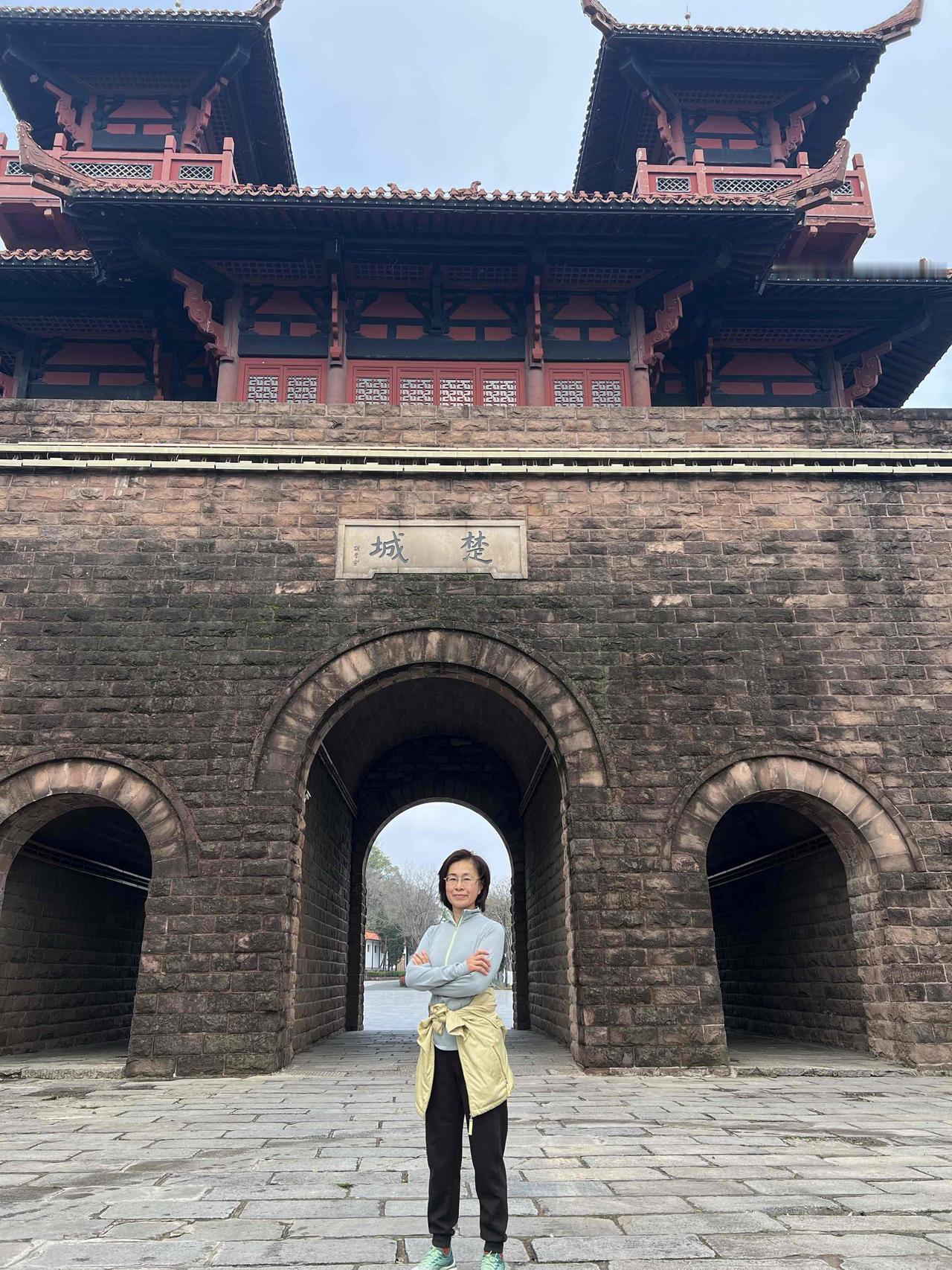 关于发C刊，真是一个很容易戳到某个群体痛点的话题。
南京大学是要求博士研究生发C