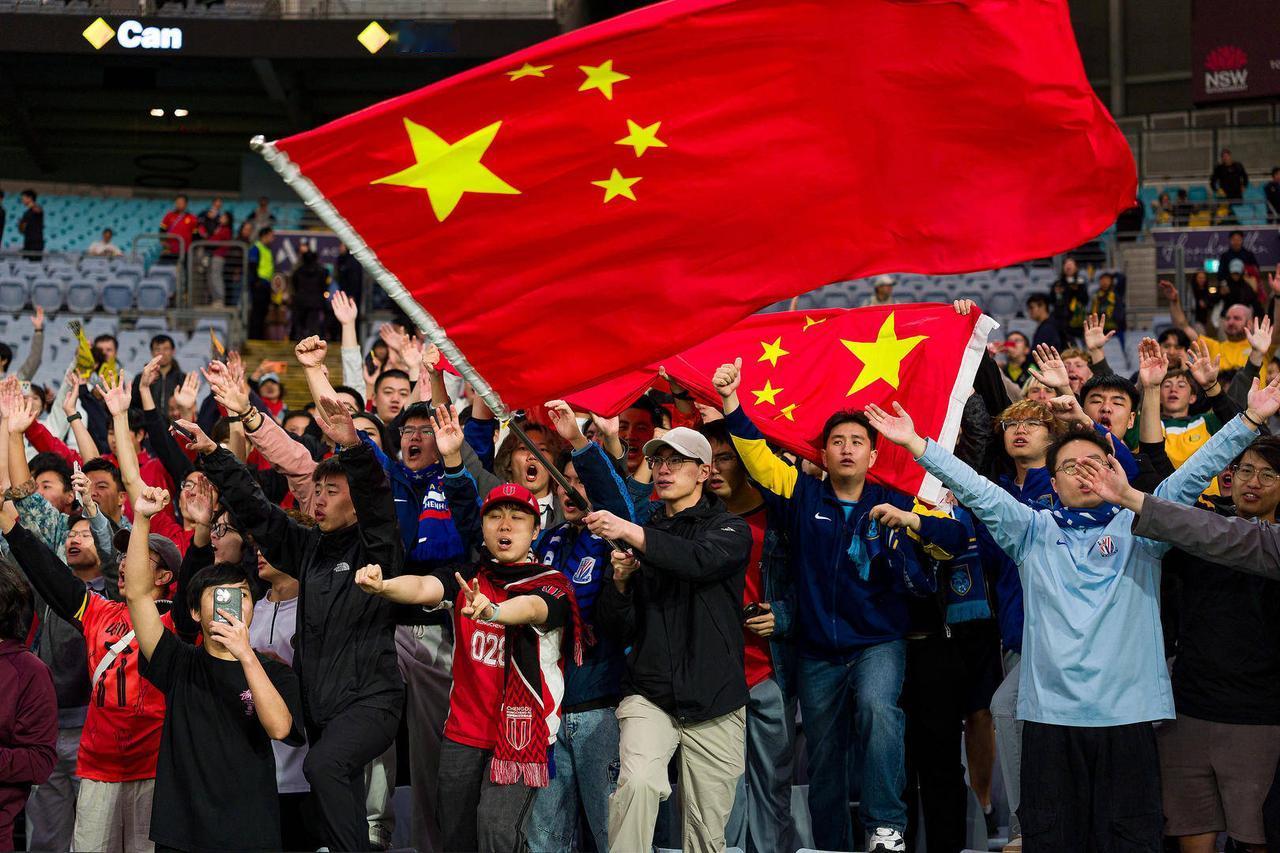 国足我不想不愿讨论国足！被一群人搞得乌烟瘴气，一堆烂泥扶不上墙的神，海参吃的白白