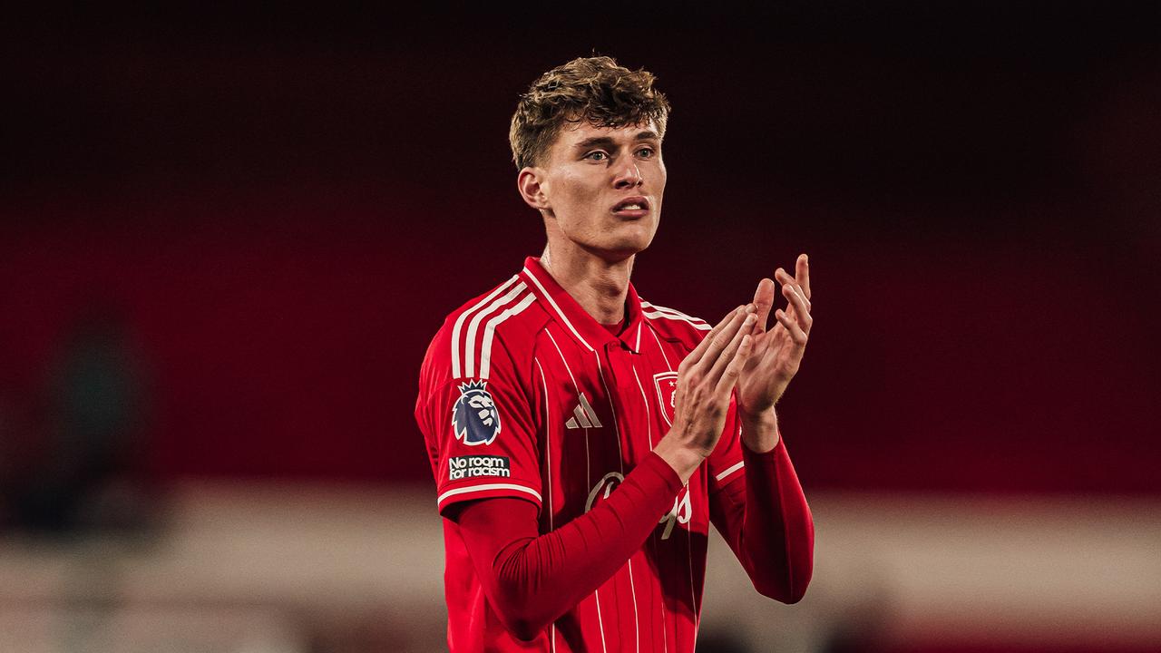 【萨沃纳：希望斯帕莱蒂带领尤文重返巅峰 英超遇到的最强边锋是他】

萨沃纳：“我