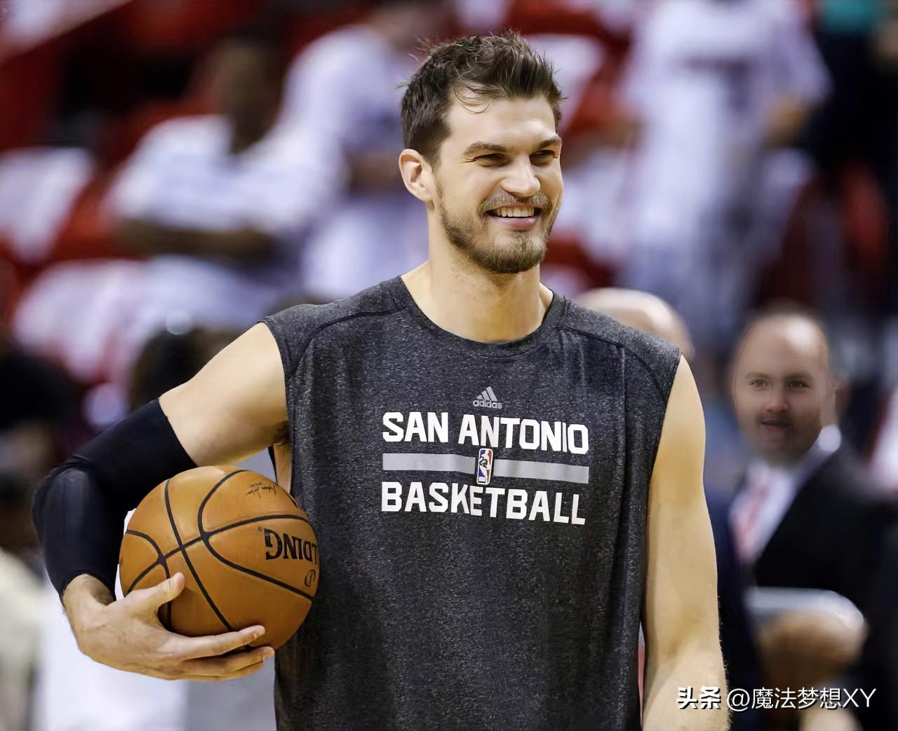 斯普里特呀斯普里特，
你是真敢说啊，
查了一下才知道，他新秀赛季
打了60场常规