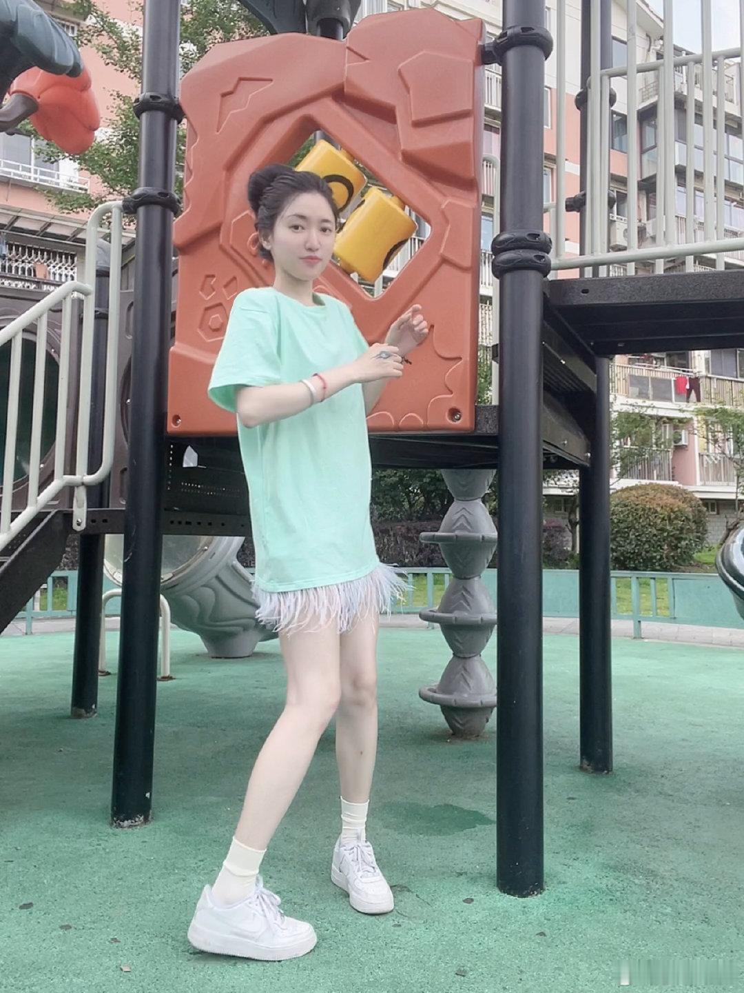 玩滑梯实录hhhhhhhh ​​​