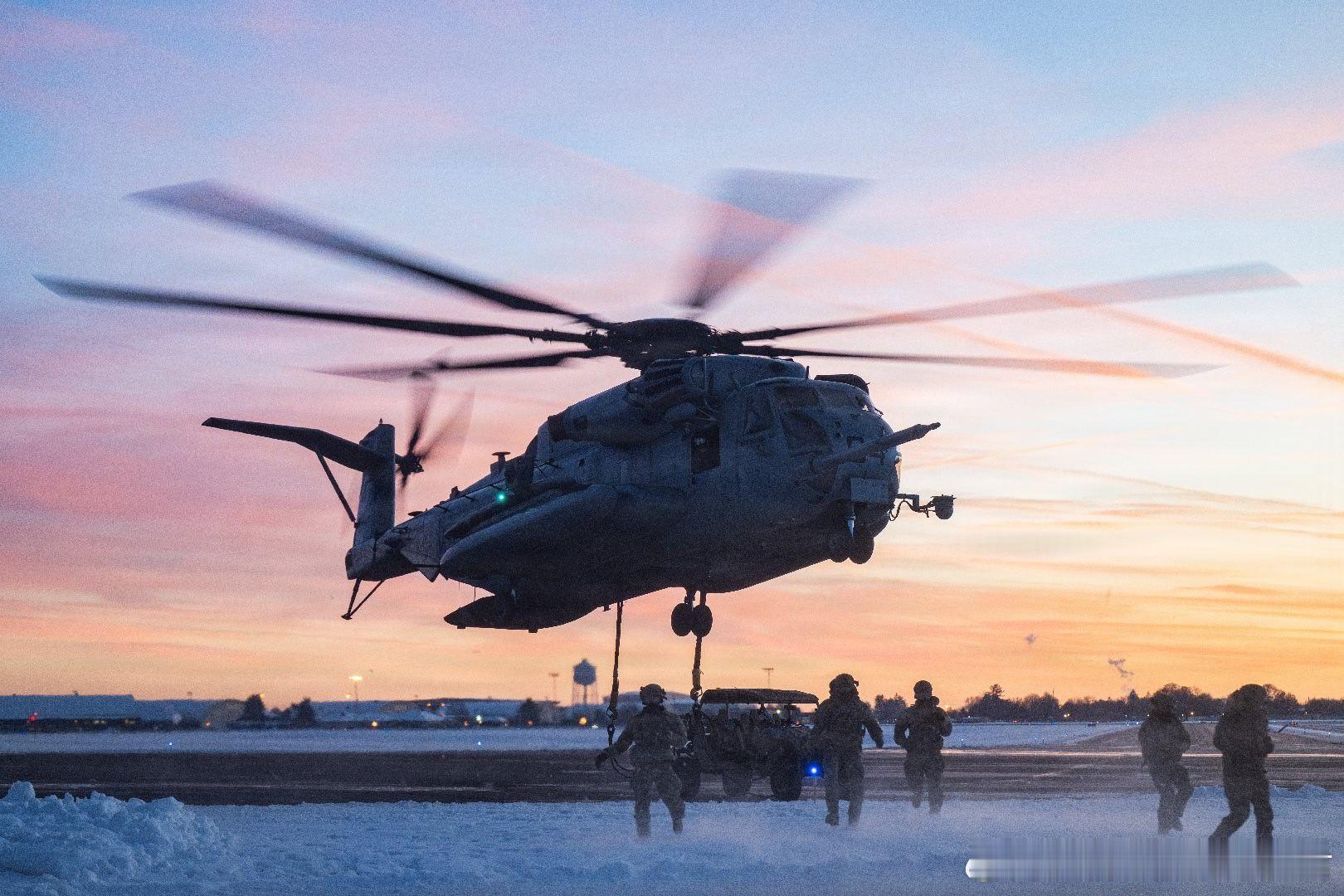 2025年12月3日，第772重型直升机中队在马萨诸塞Westover Air 