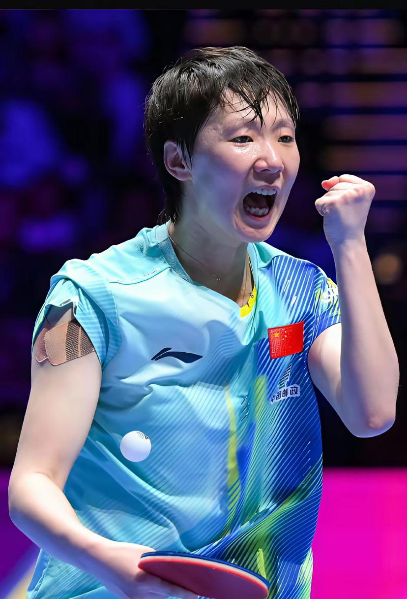 郭焱说：王曼昱那一场比赛是意志力的比拼，
一个满头大汗的运动员，
一分分的拼到让