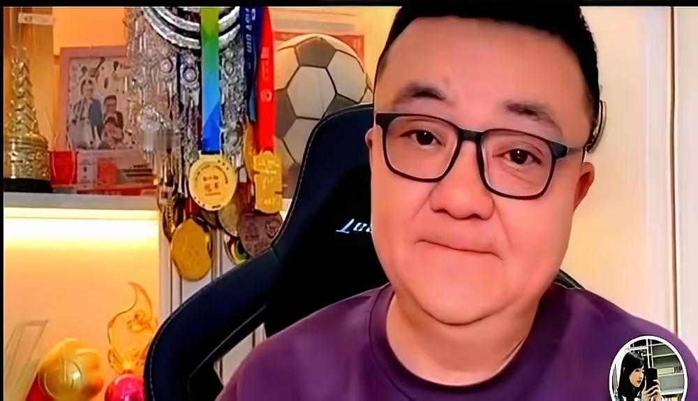 董路肯定懂球，就拿他和清华附中罗主任的桥段，可以分析分析。

根据之前了解的信息